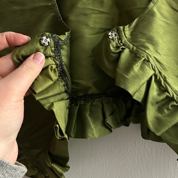 Green Ruffled Satin Collar - Picture 4 of 6